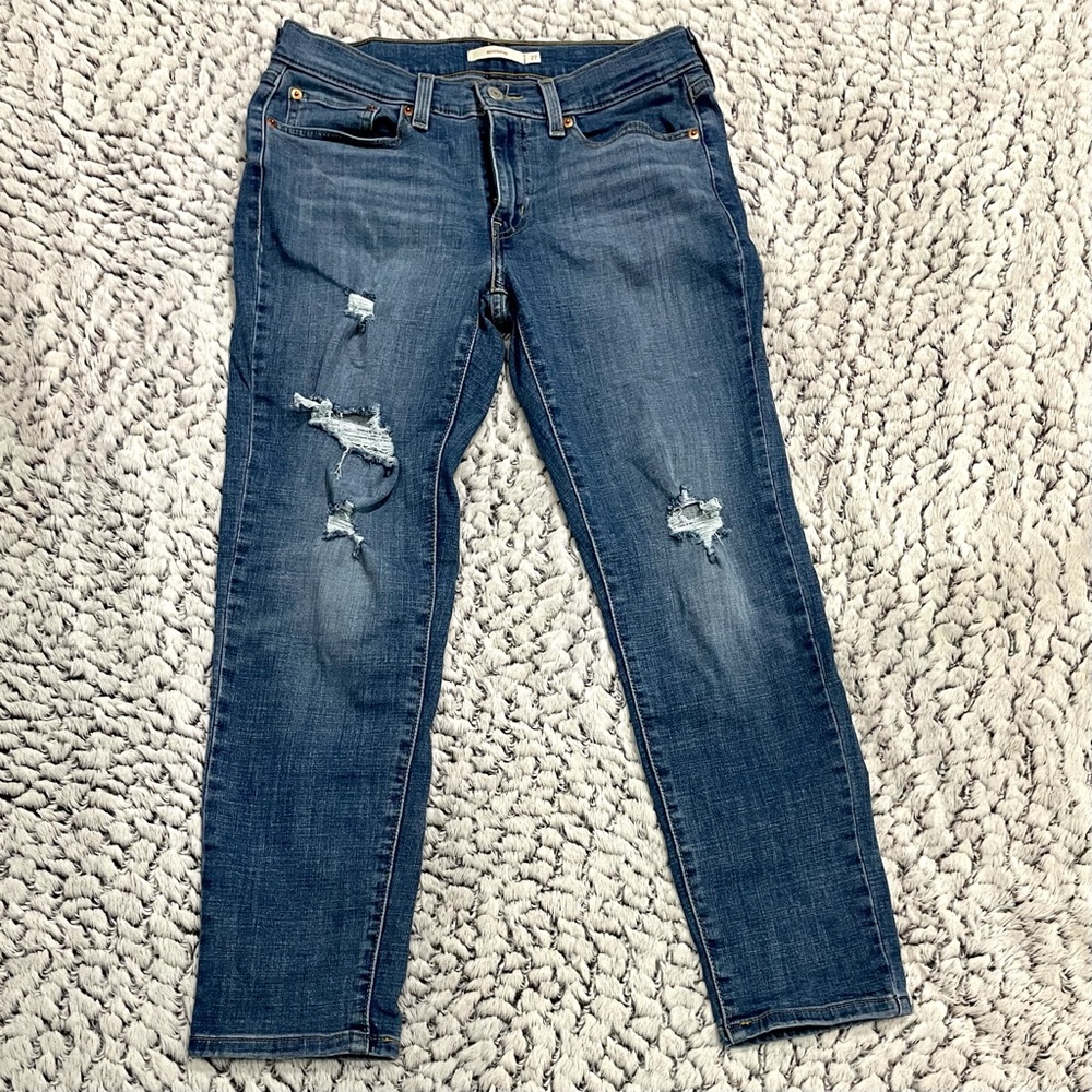 Levi’s Boyfriend Denim Jeans. 27